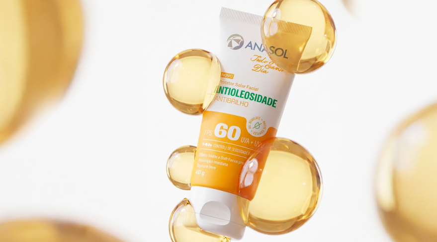 Por que sua pele fica oleosa ao longo do dia? (E como controlar) 