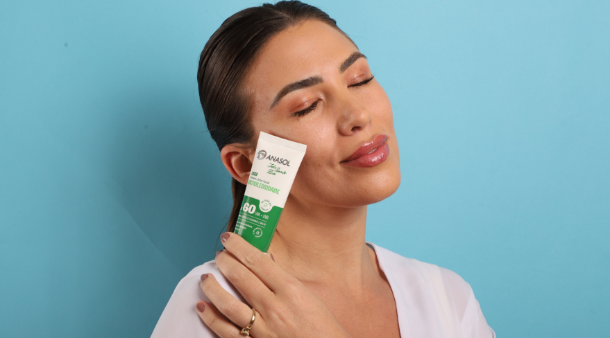 Protetor solar no outono: por que a proteção continua sendo essencial mesmo sem calor intenso 