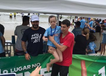 5º Festival Nacional de Surf para Autistas bate recorde e emociona atleta mundial